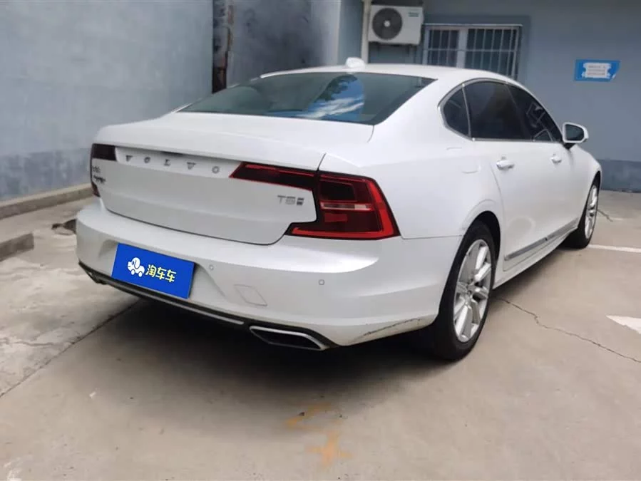 Volvo S90