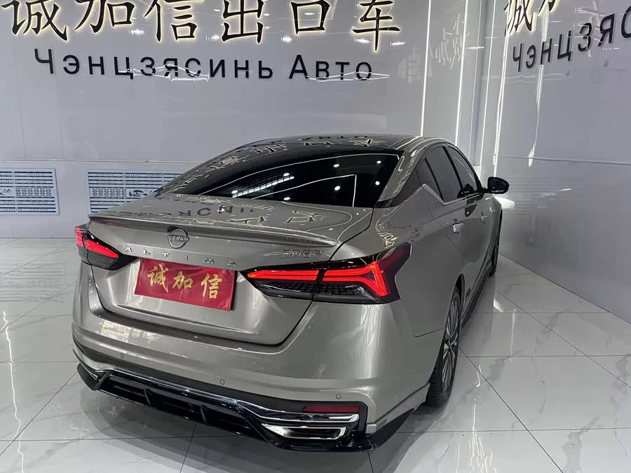 Nissan Teana
