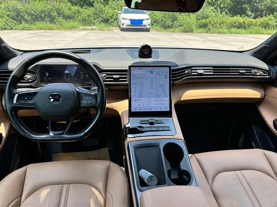 NIO ES6