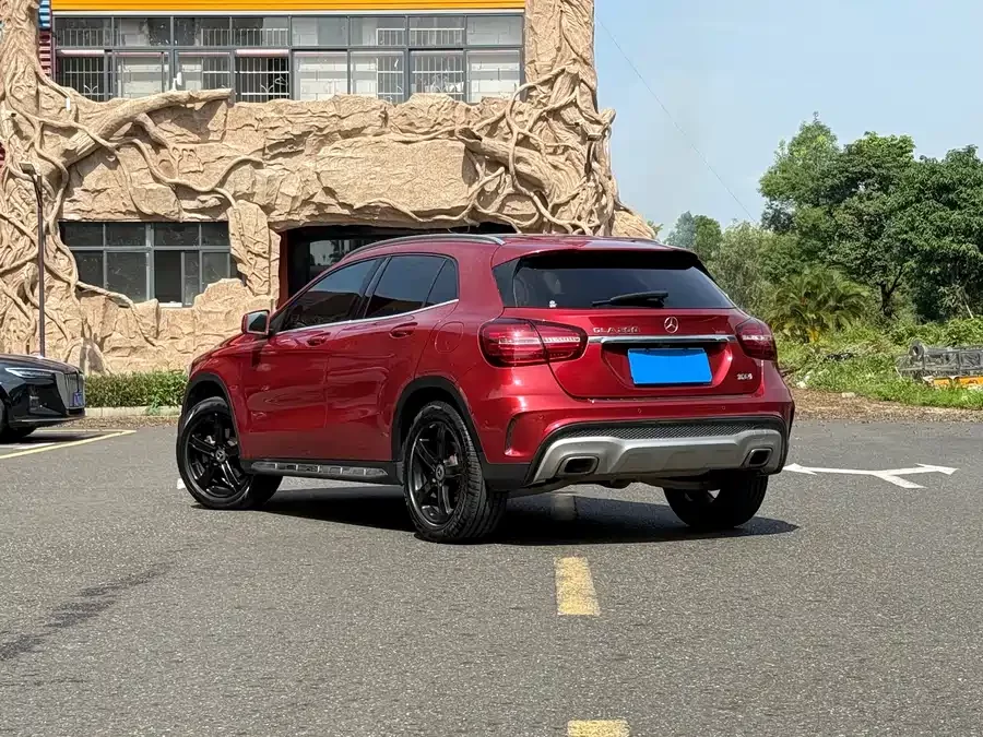 Mercedes Benz GLA