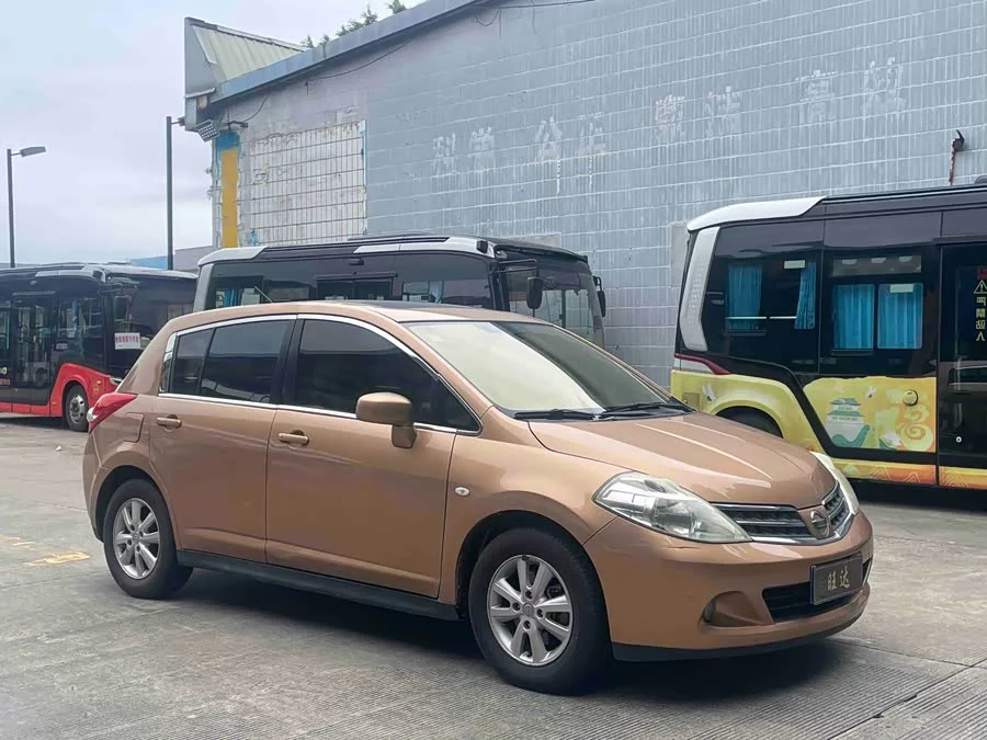 Nissan Tiida