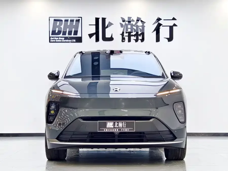 NIO ES8
