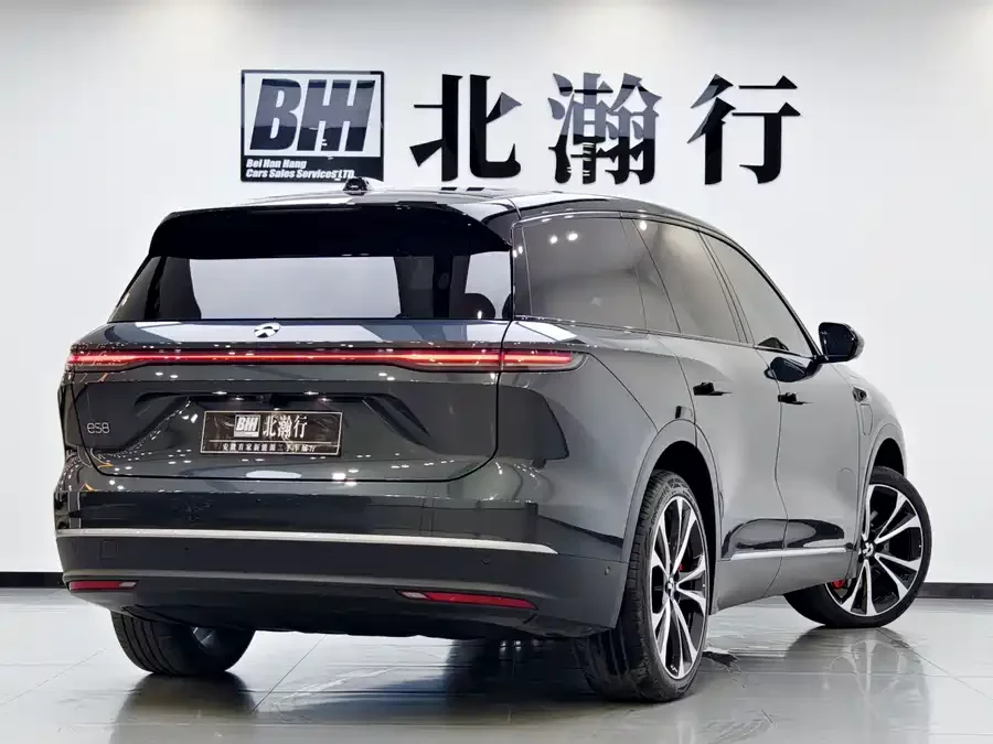 NIO ES8