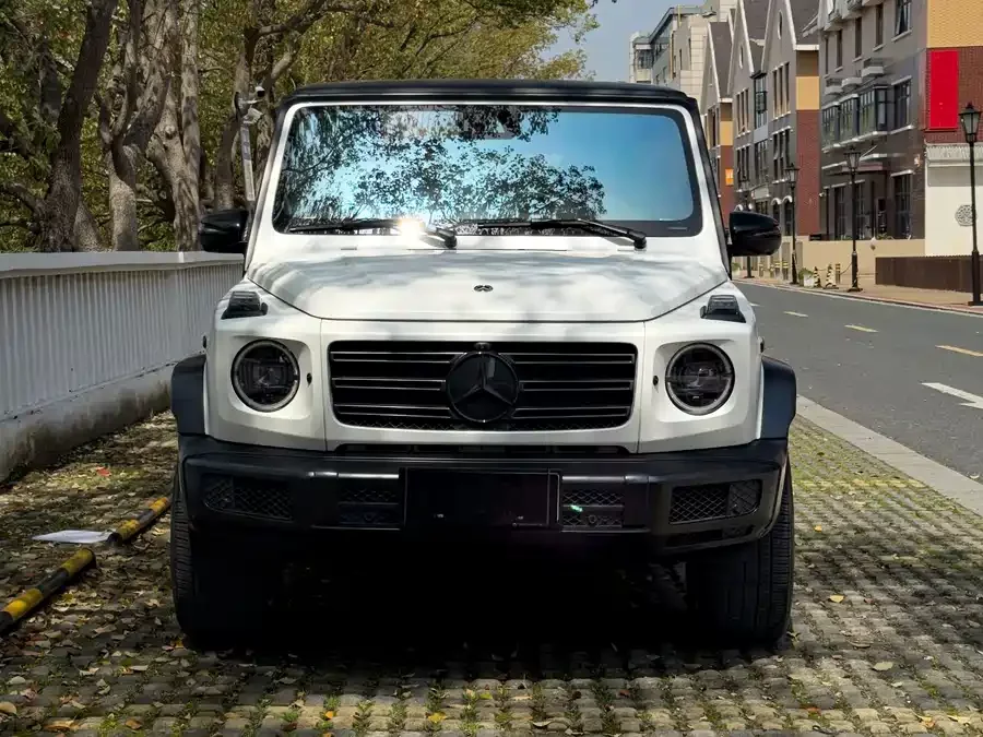 Mercedes Benz G-rated