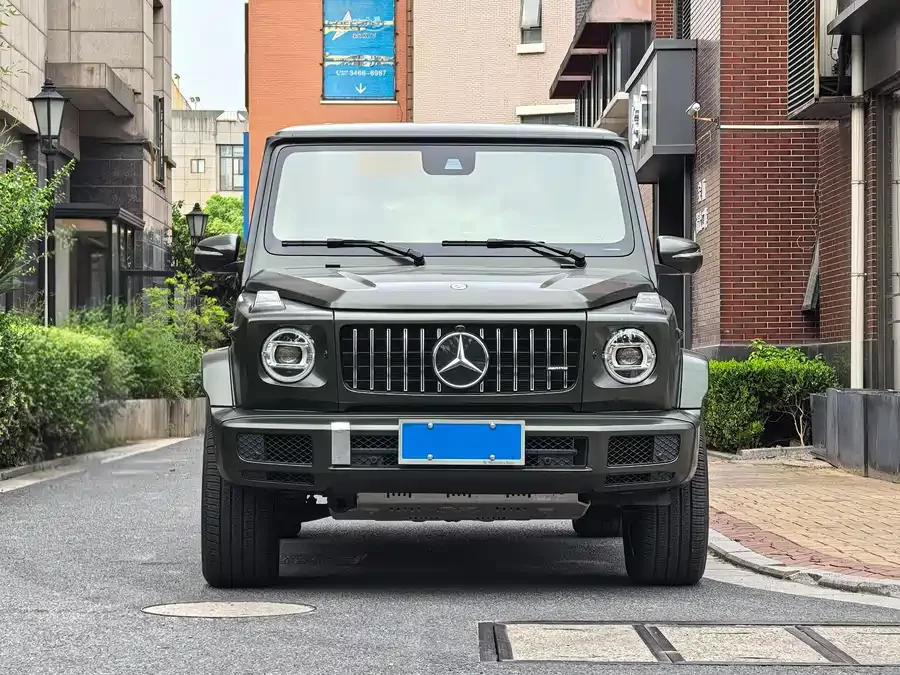 Mercedes Benz G-rated