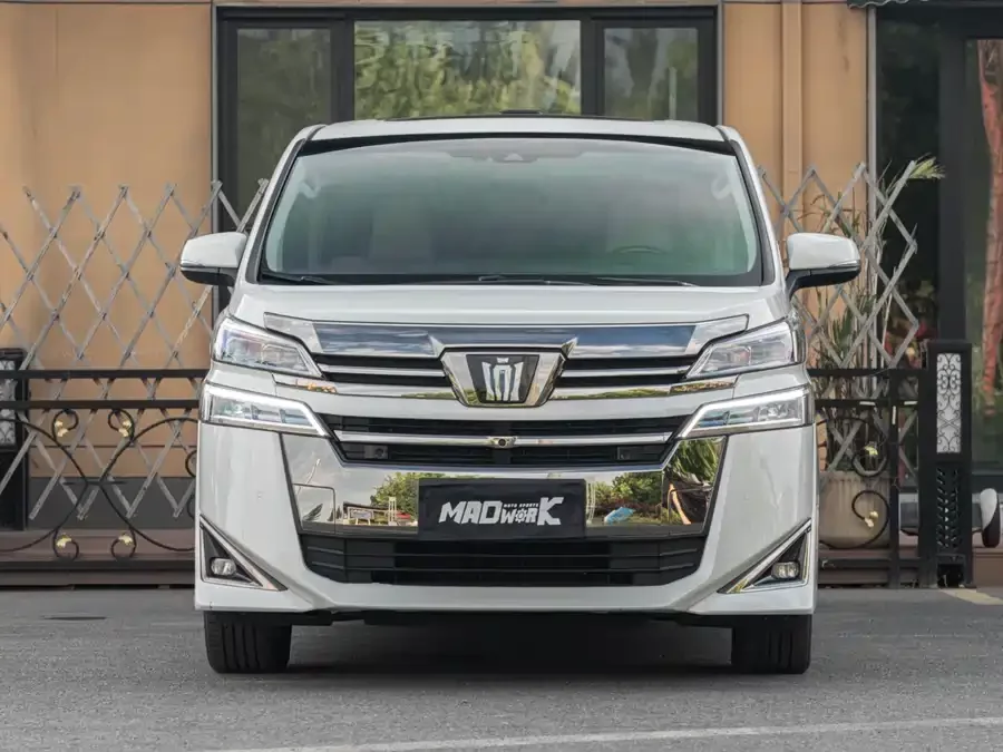 Toyota Crown Vellfire