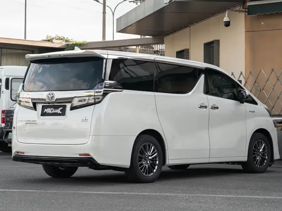 Toyota Crown Vellfire