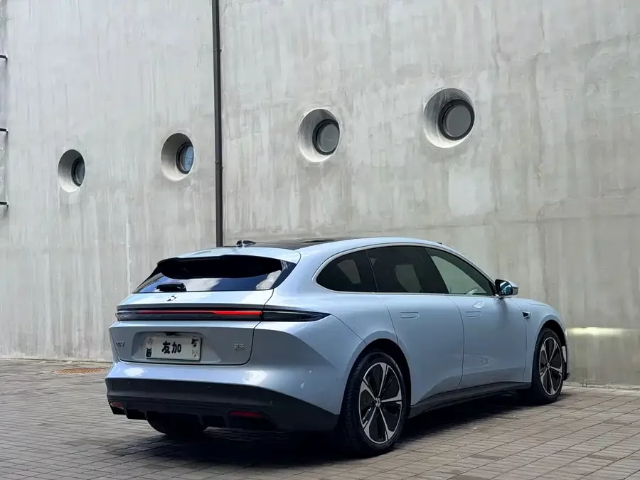 NIO ET5T