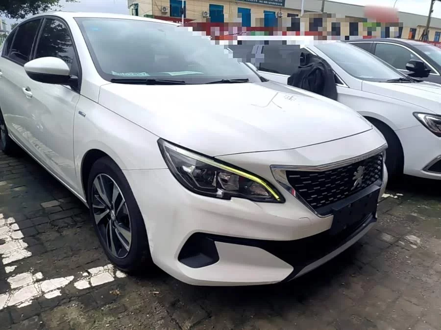 Peugeot 408