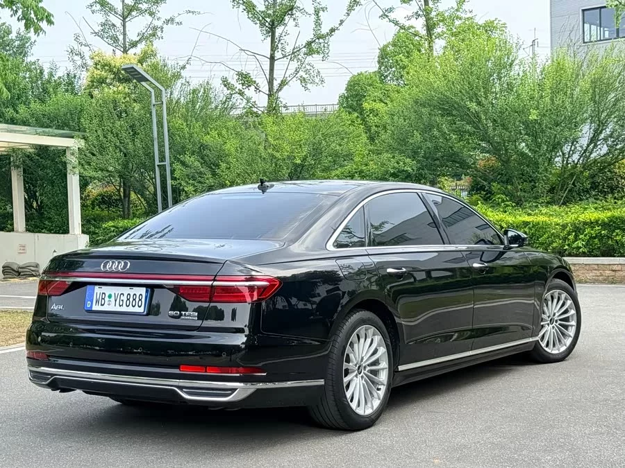 Audi A8