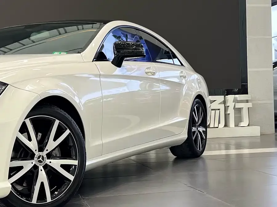 Mercedes Benz CLS