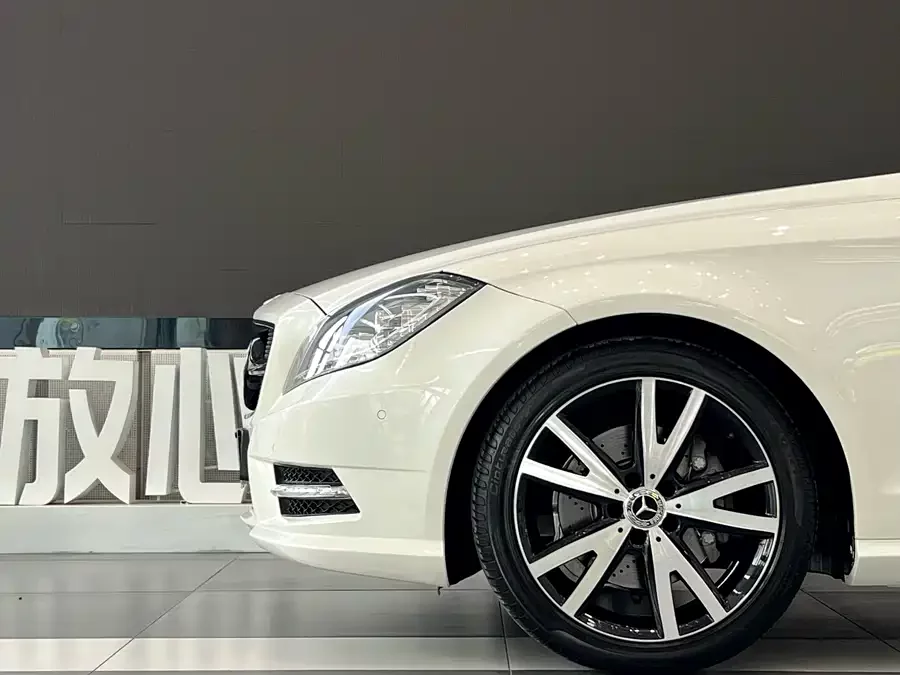 Mercedes Benz CLS