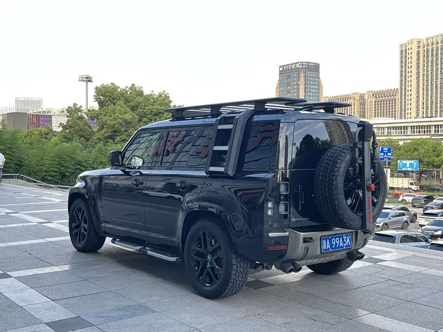 Land Rover guard