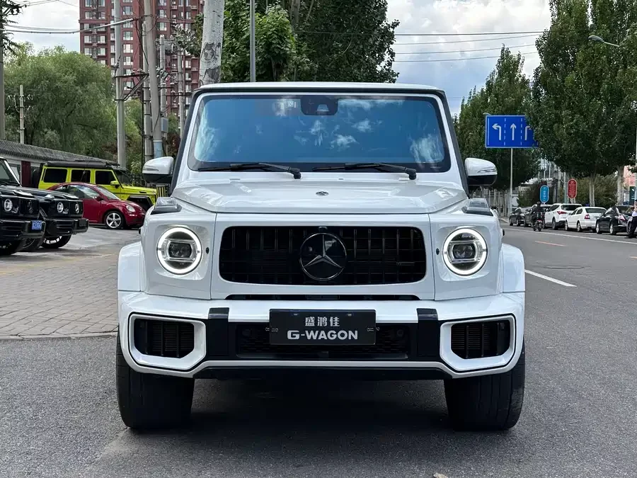 Mercedes Benz G-rated
