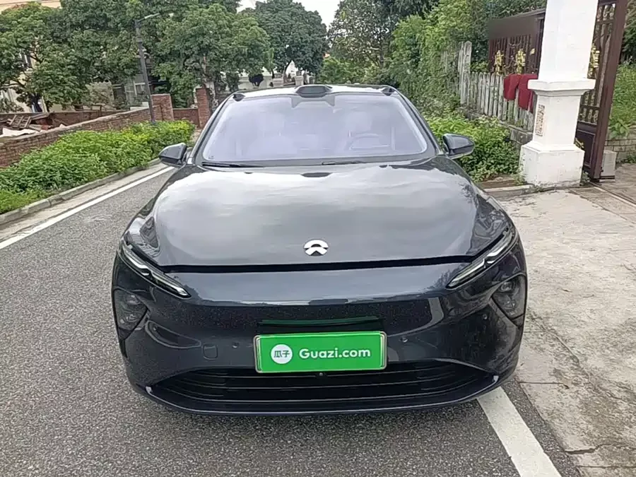 NIO ET7