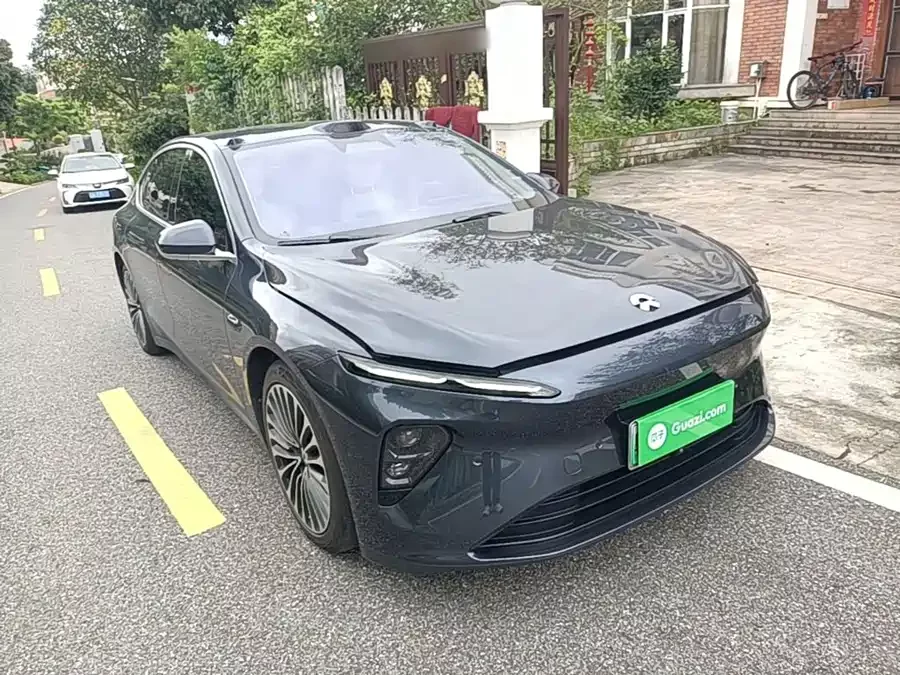 NIO ET7