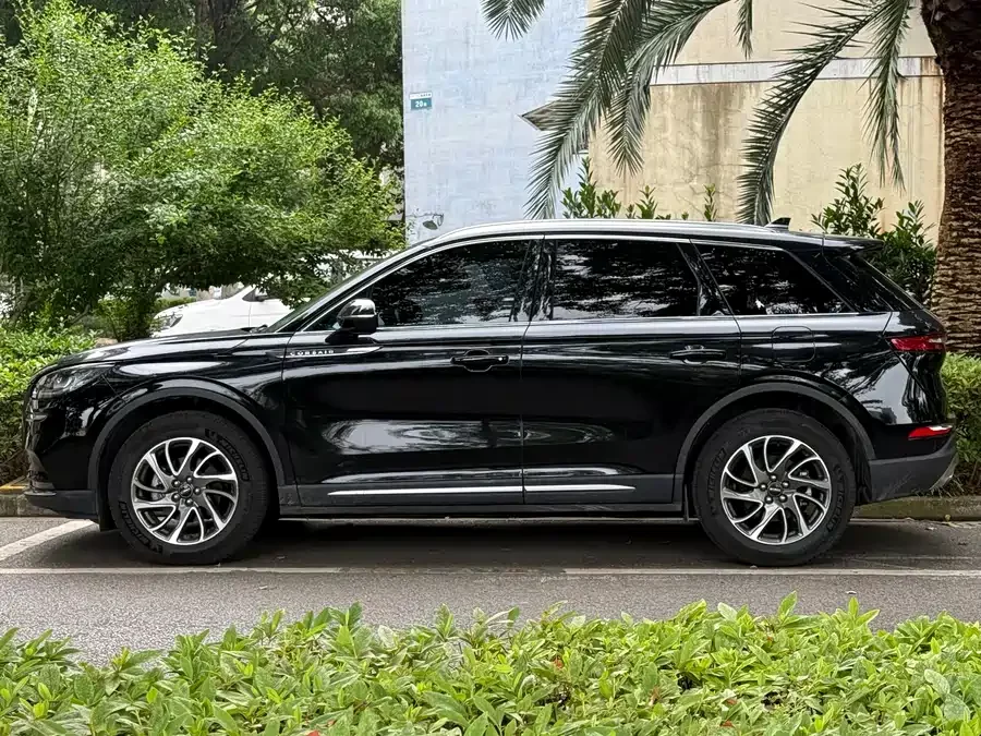 Lincoln Adventurer