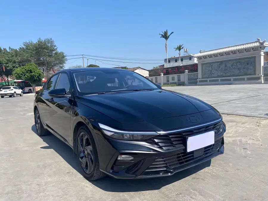 Hyundai Elantra