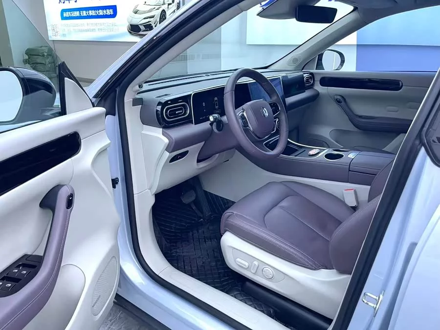 Leapmotor C11