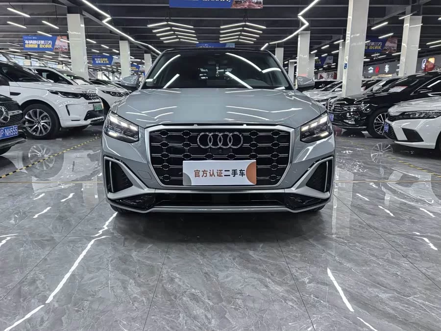 Audi Q2L