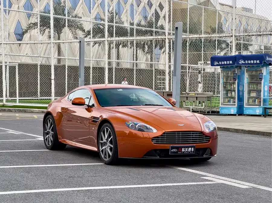 Aston Martin V8 Vantage