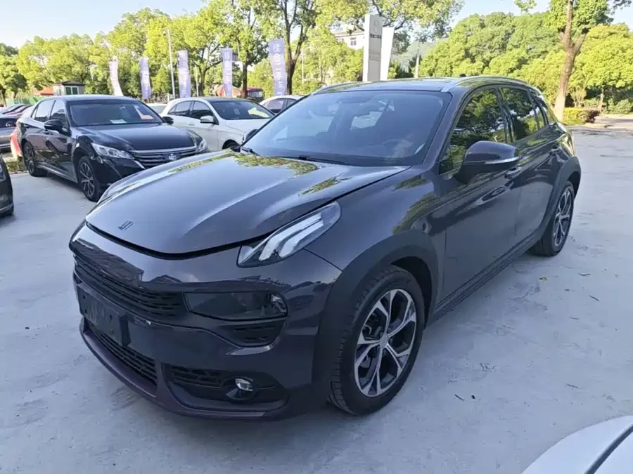 Lynk & Co 02