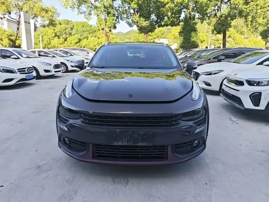 Lynk & Co 02