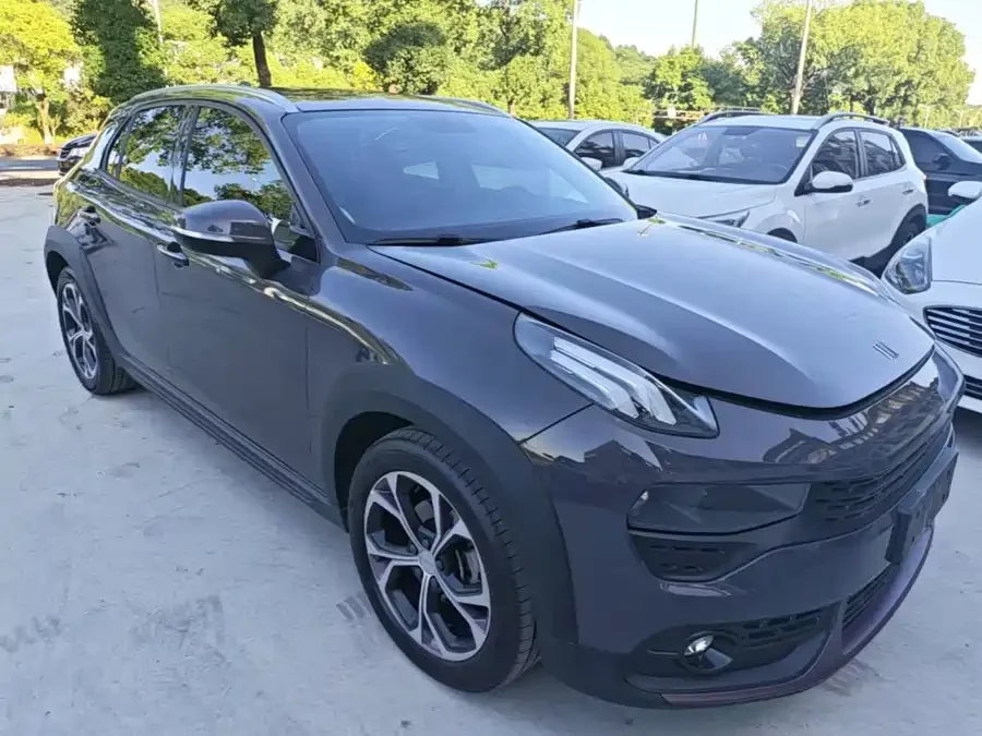 Lynk & Co 02