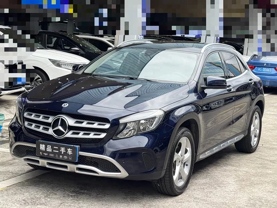 Mercedes Benz GLA