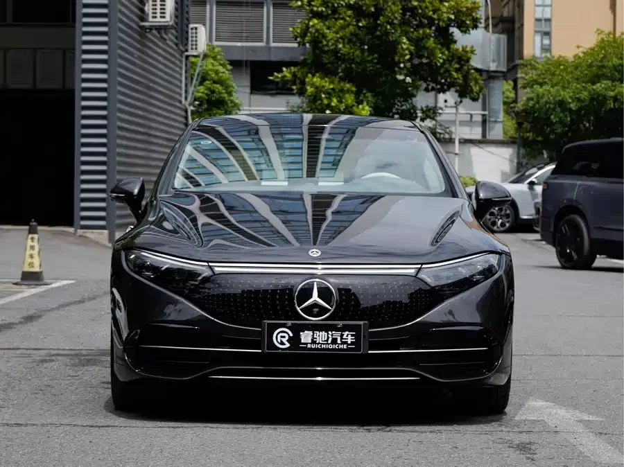 Mercedes Benz EQS