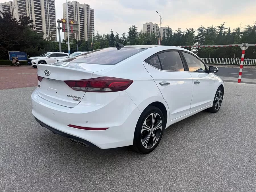 Hyundai elantra