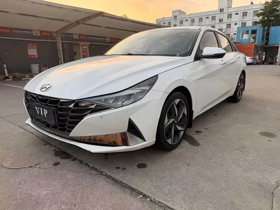 Hyundai Elantra