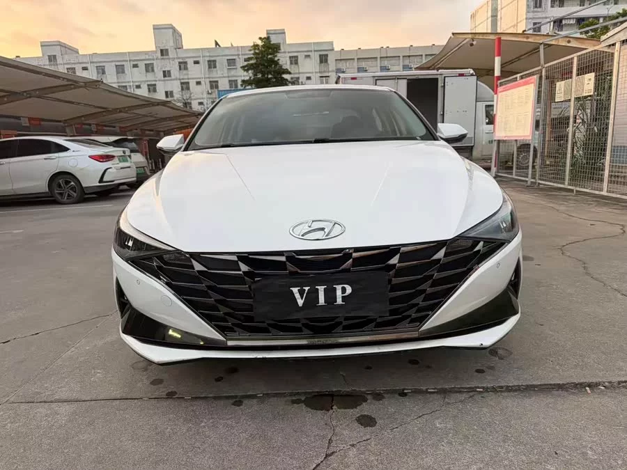 Hyundai Elantra