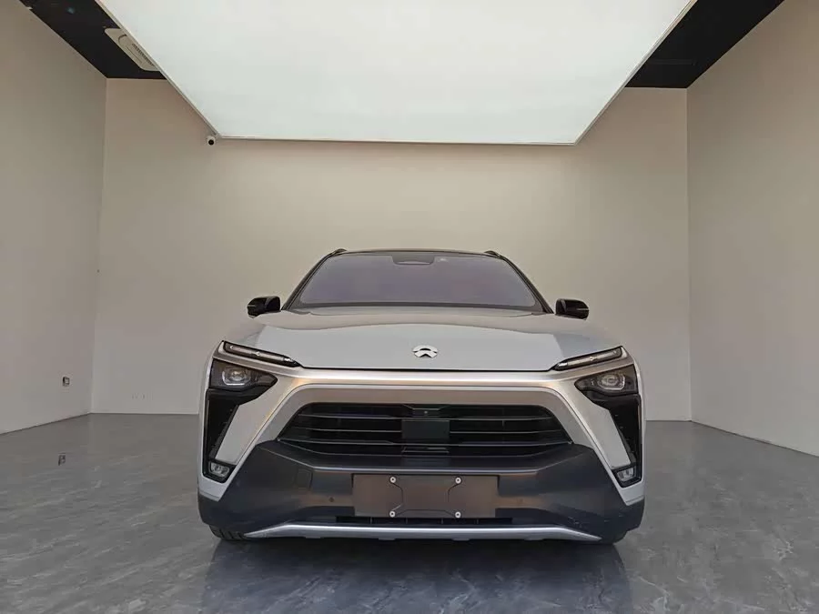 NIO ES8