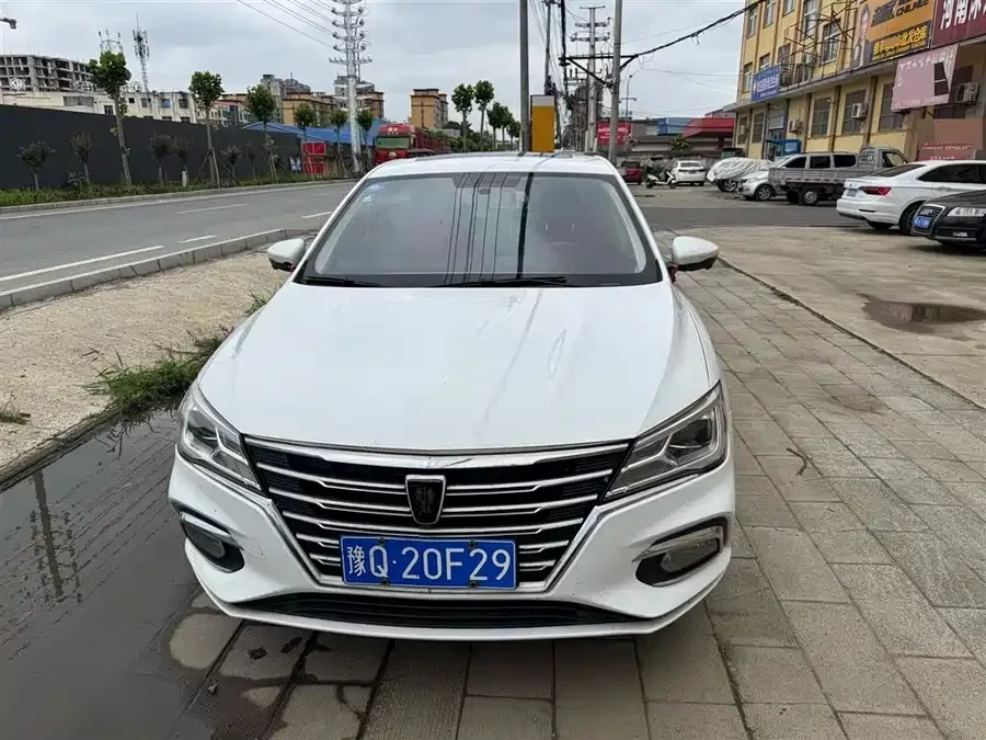 Roewe i5