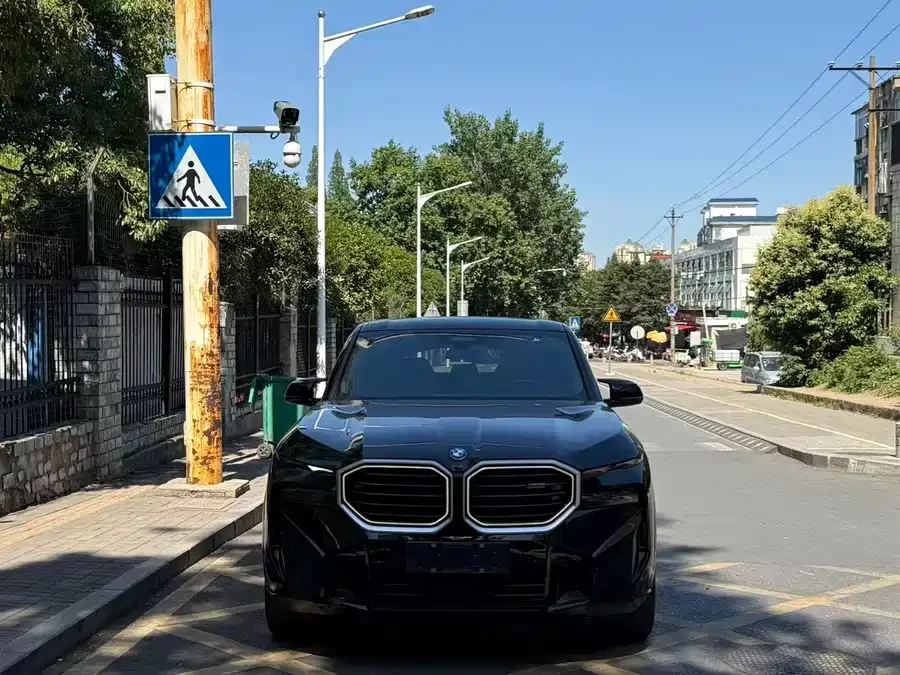 BMW XM