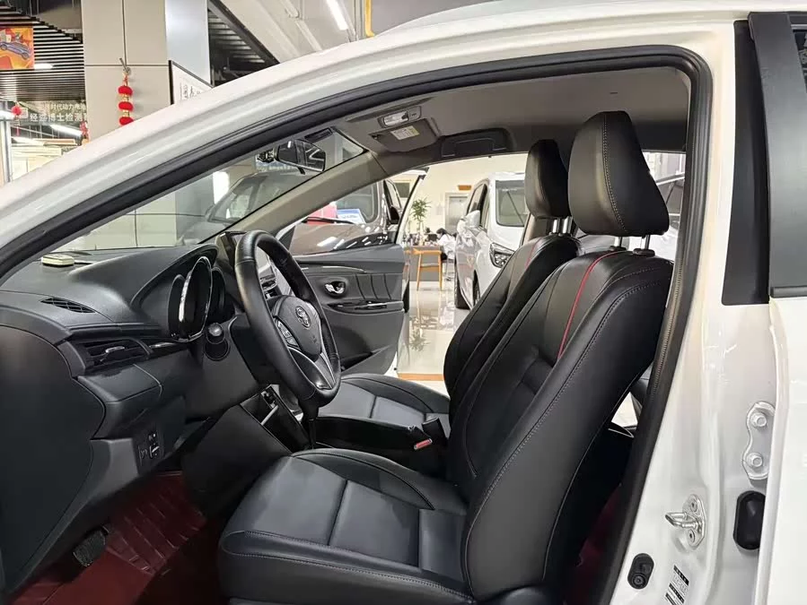 Toyota YARiS L