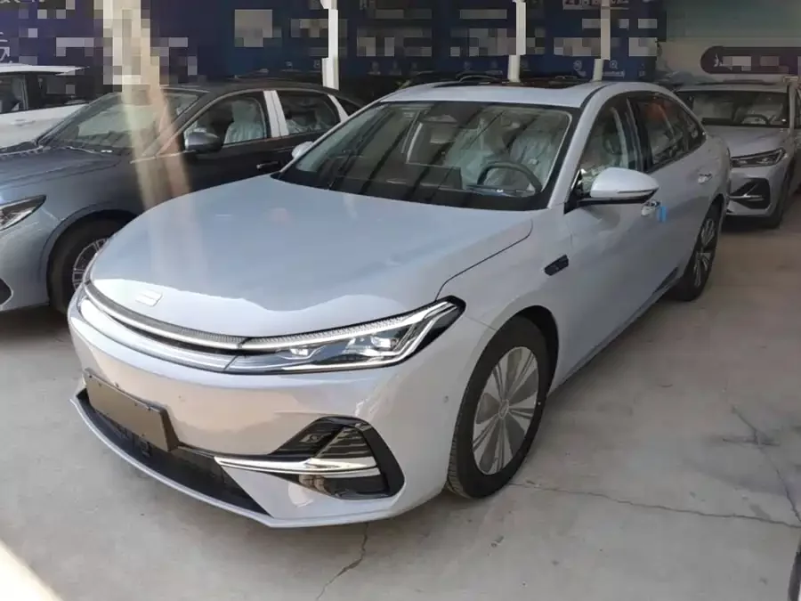 Geely Galaxy A7 EM
