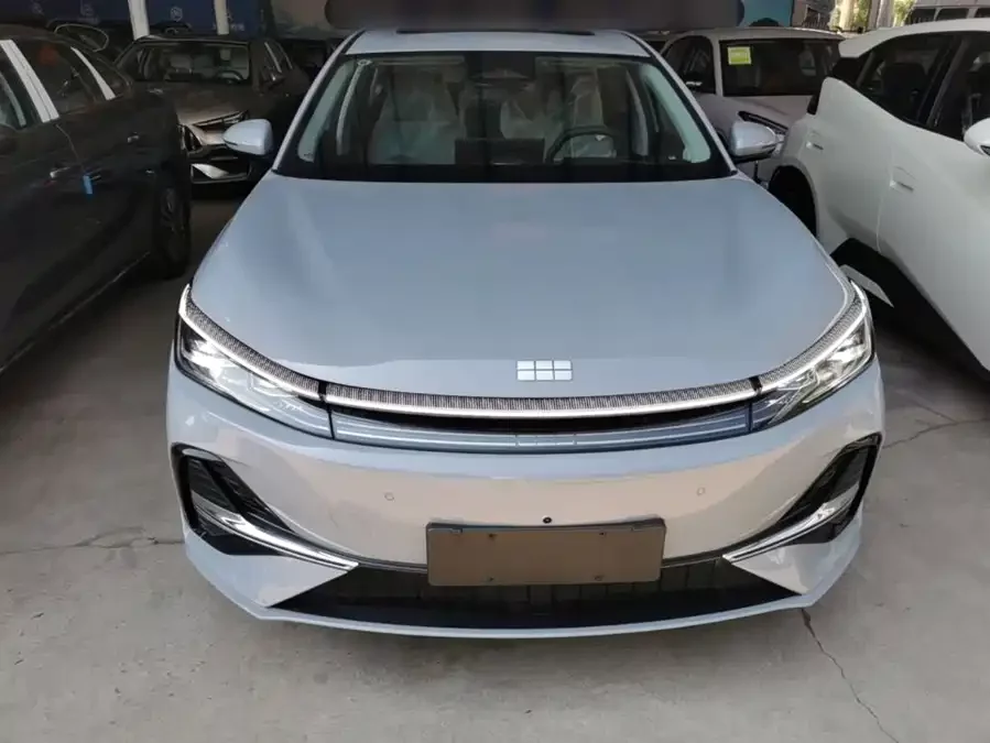 Geely Galaxy A7 EM