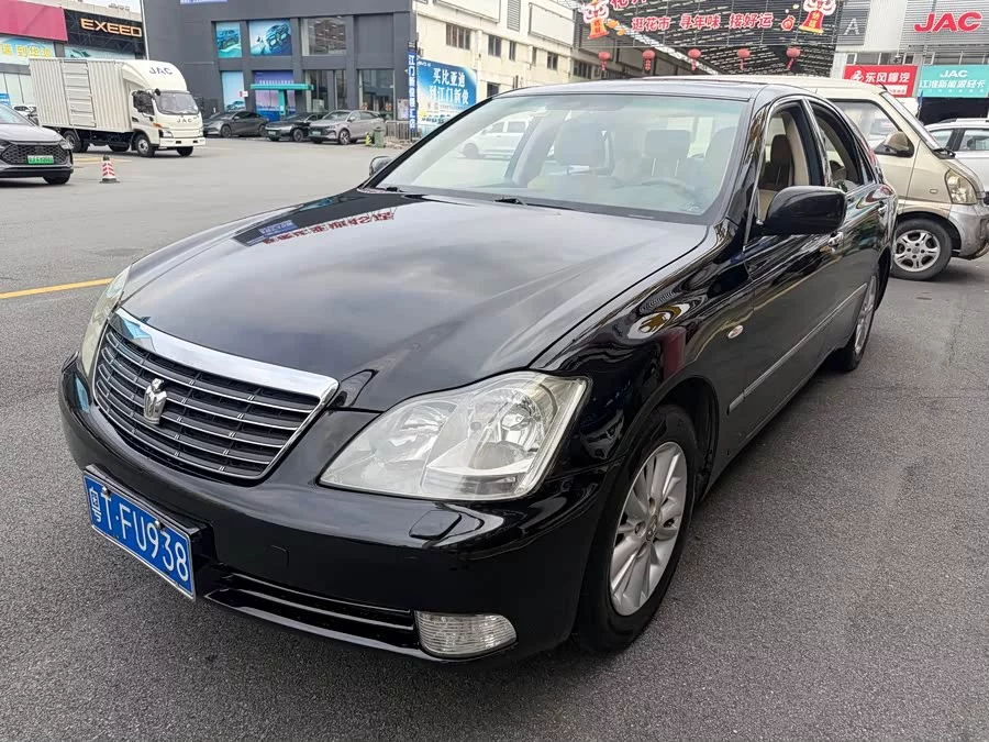 Toyota crown