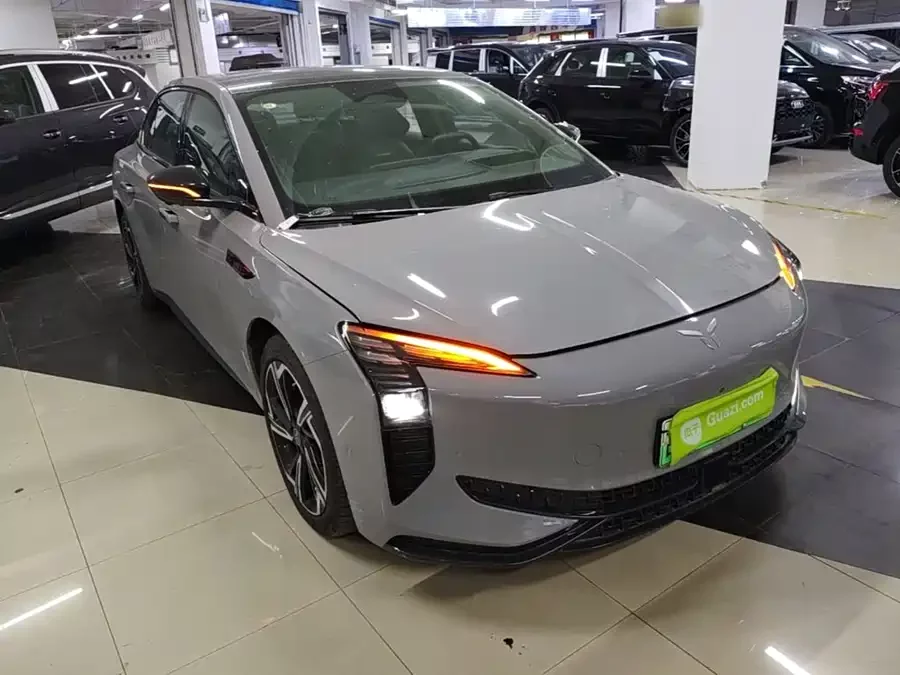 Hongqi EH7