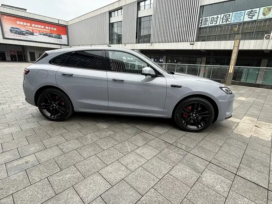 AITO Wenjie M5
