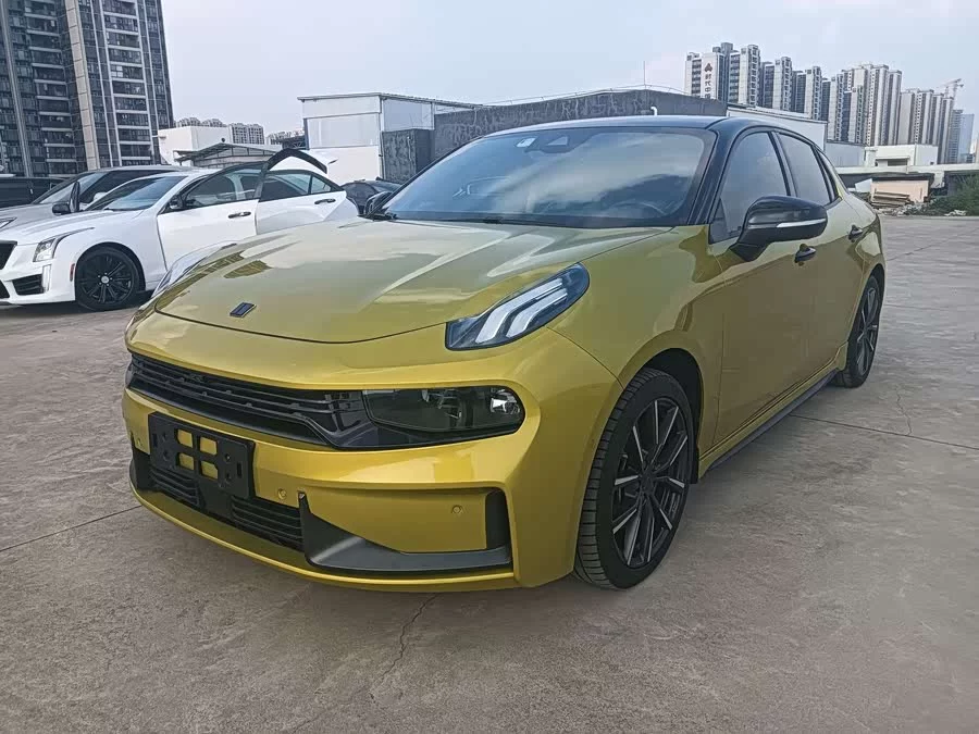 Lynk & Co 03
