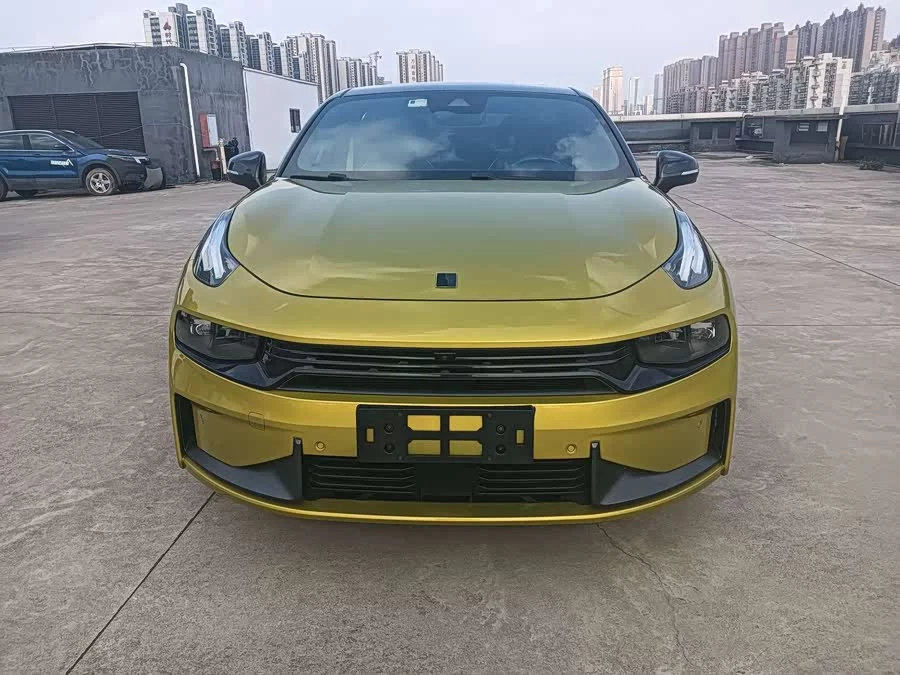 Lynk & Co 03