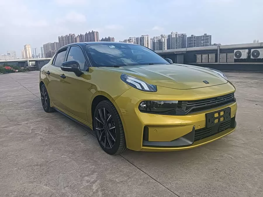Lynk & Co 03