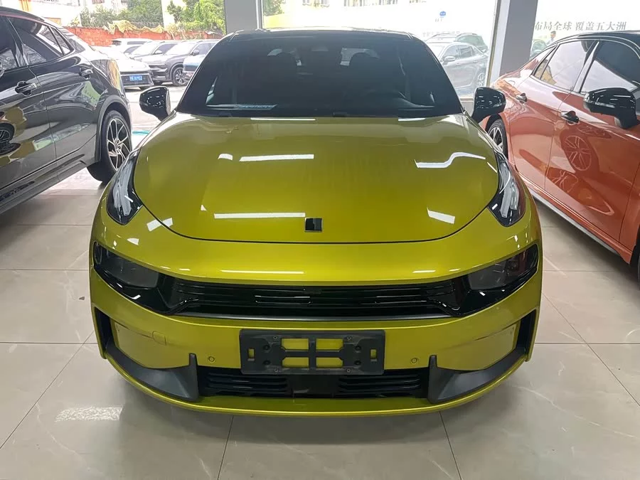 Lynk & Co 03