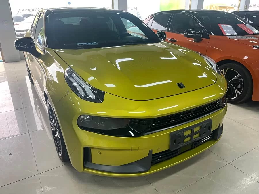 Lynk & Co 03
