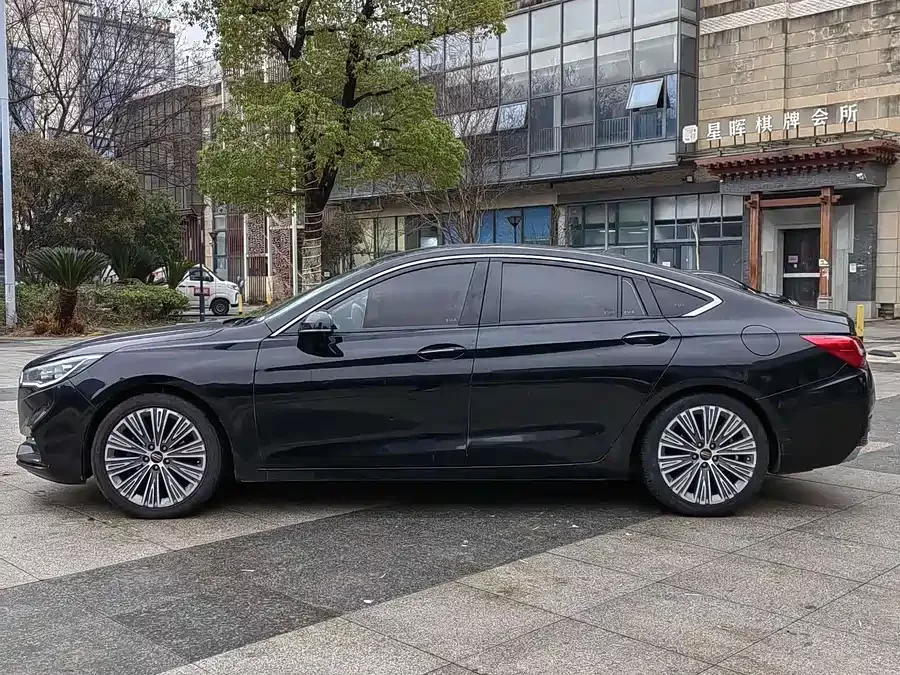 Hongqi H5