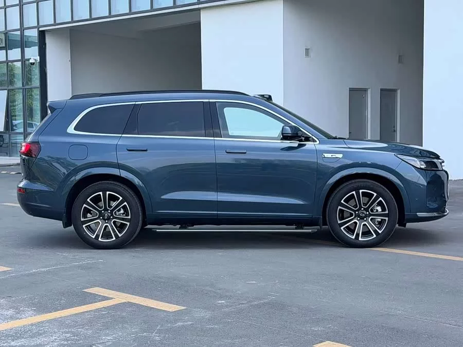 AITO Wenjie M7