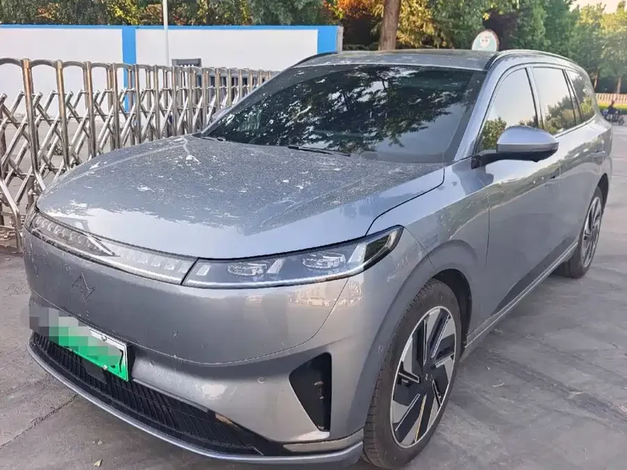 Dongfeng eπ008